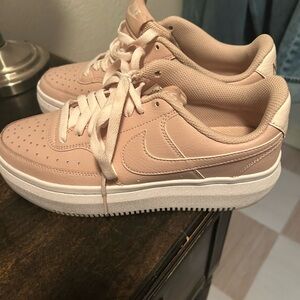 Nike Beige Sneakers